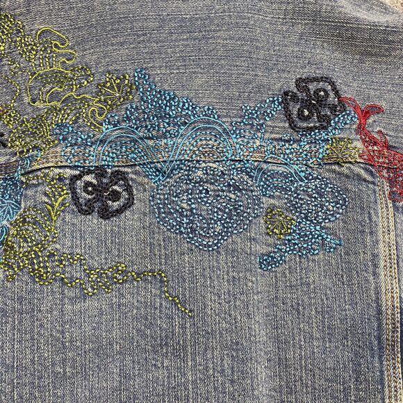 Chicos Denim Jacket Women Medium Blue Embroidered Asian Theme Trucker Style - Picture 9 of 14